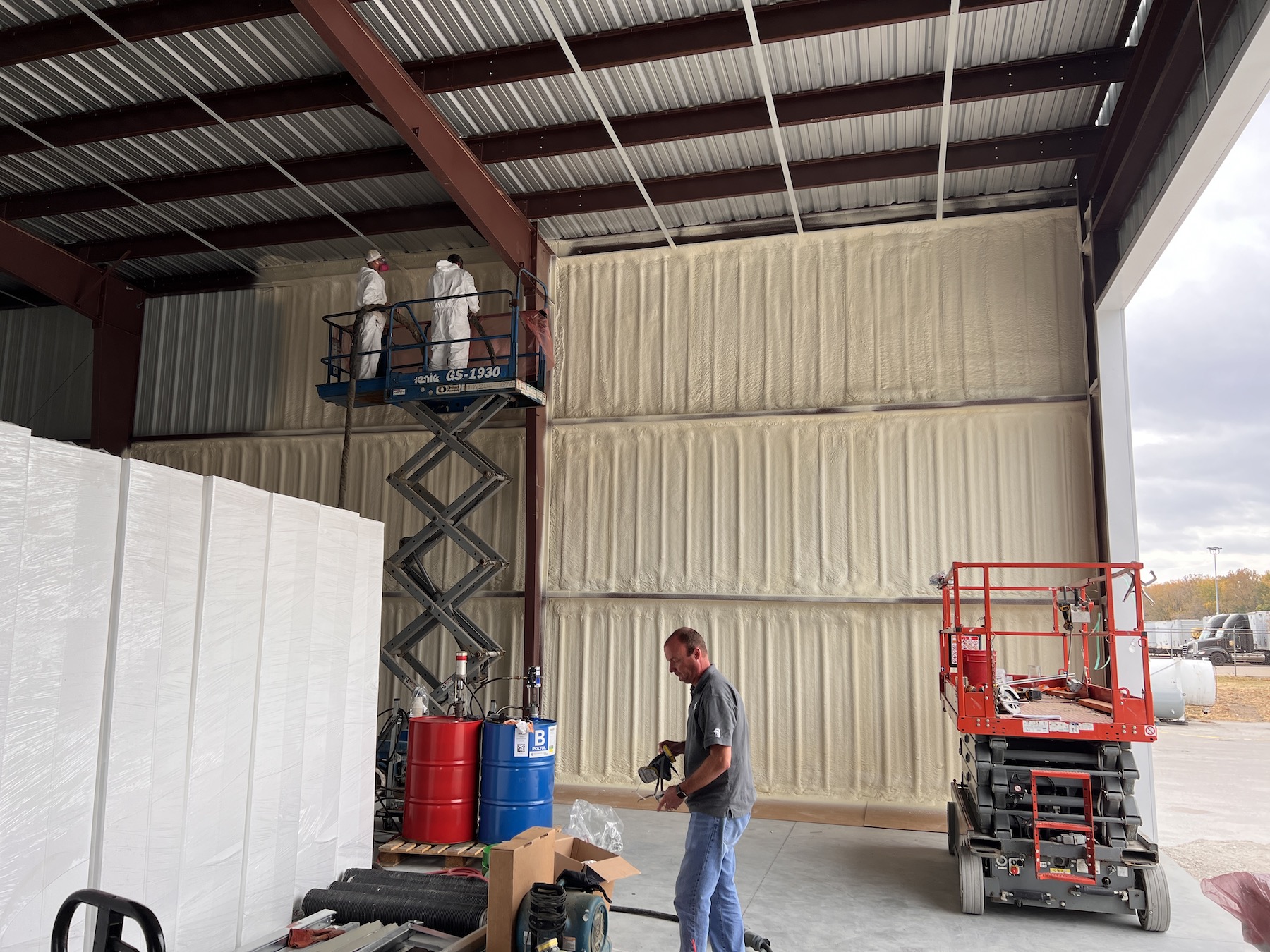 Real-life case study: FSI's polyurethane system application in the construction industry, providing insulation and energy efficiency.