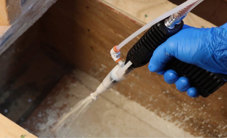 polyshot-portable-foam-dispensing